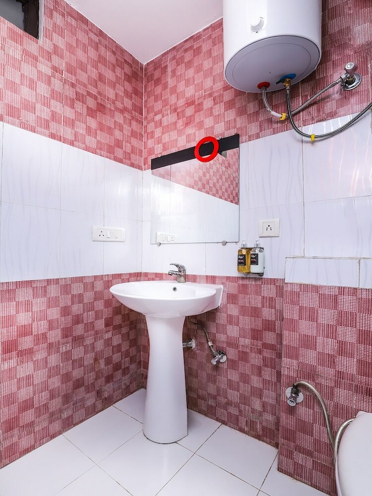 Hotel Collection O 30101 Red Coral Hassanpur