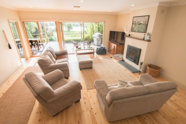 River Retreat At Monteith