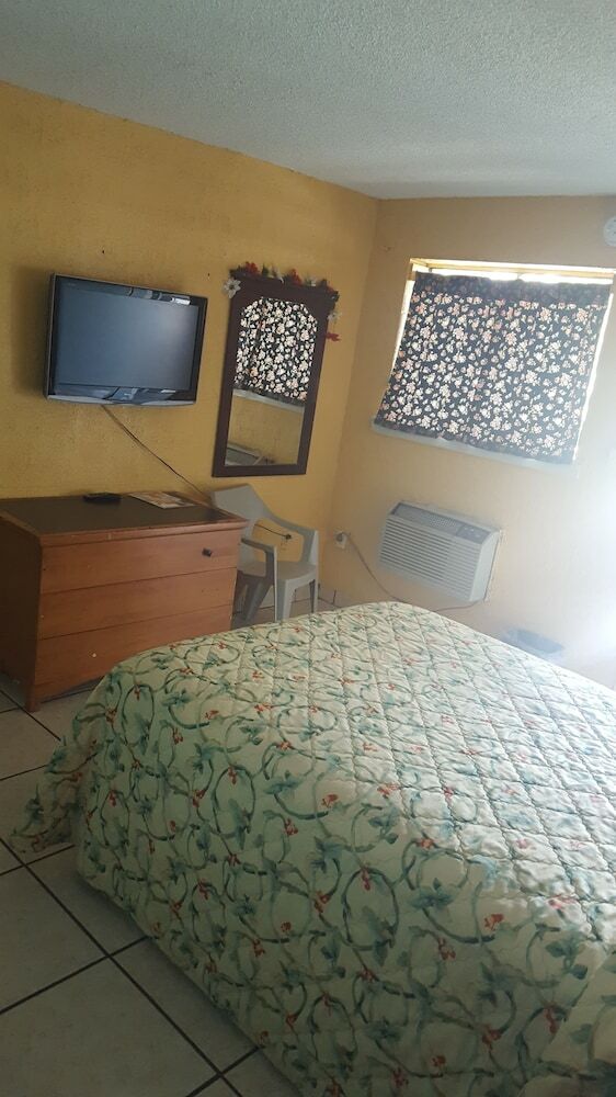 Guest Host Motel