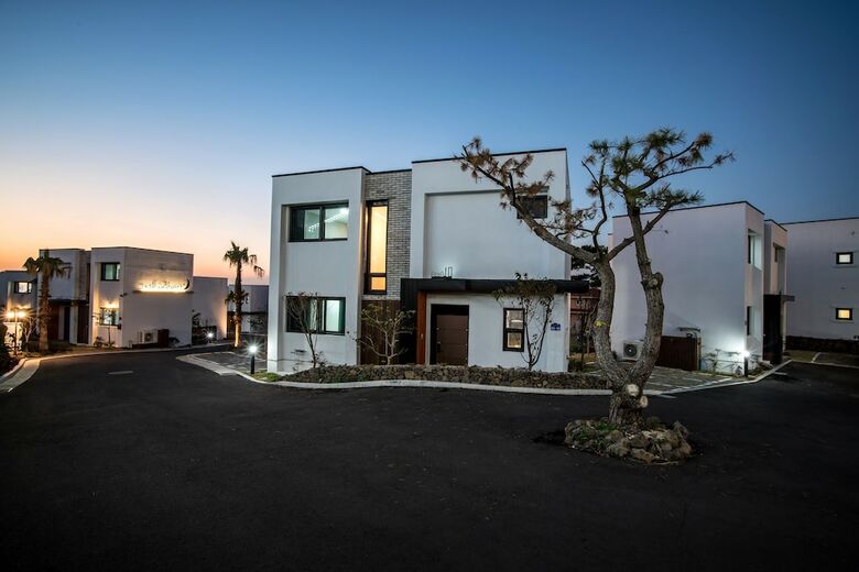 The Aewol House