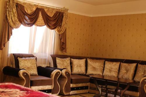 Djan Tugan Hotel