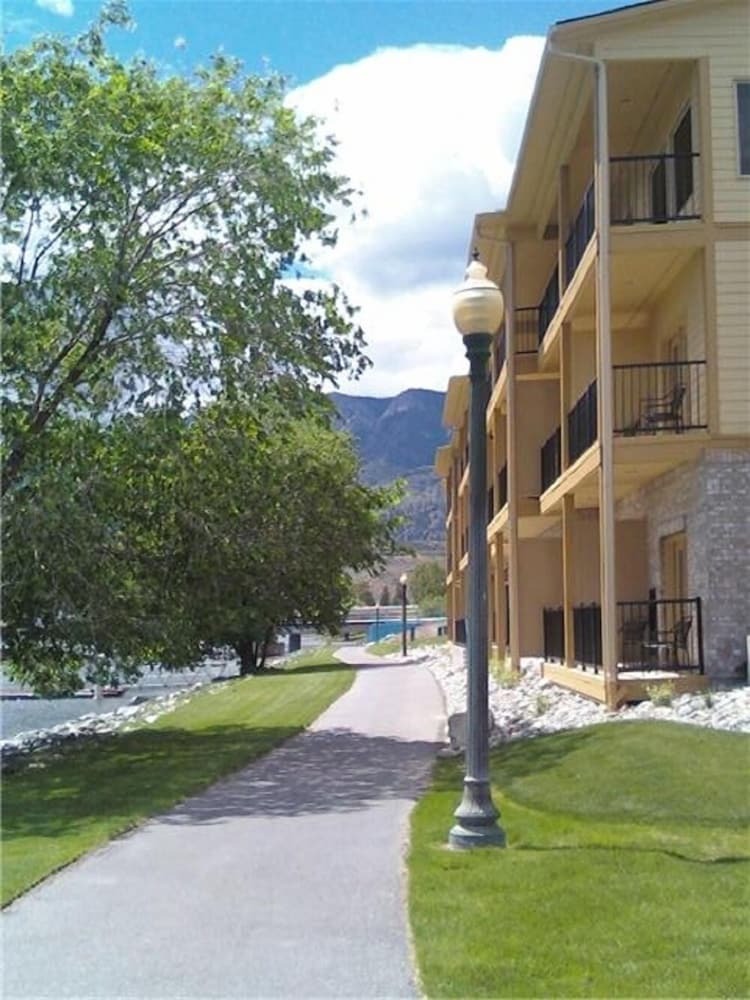 Hotel Howards On The River