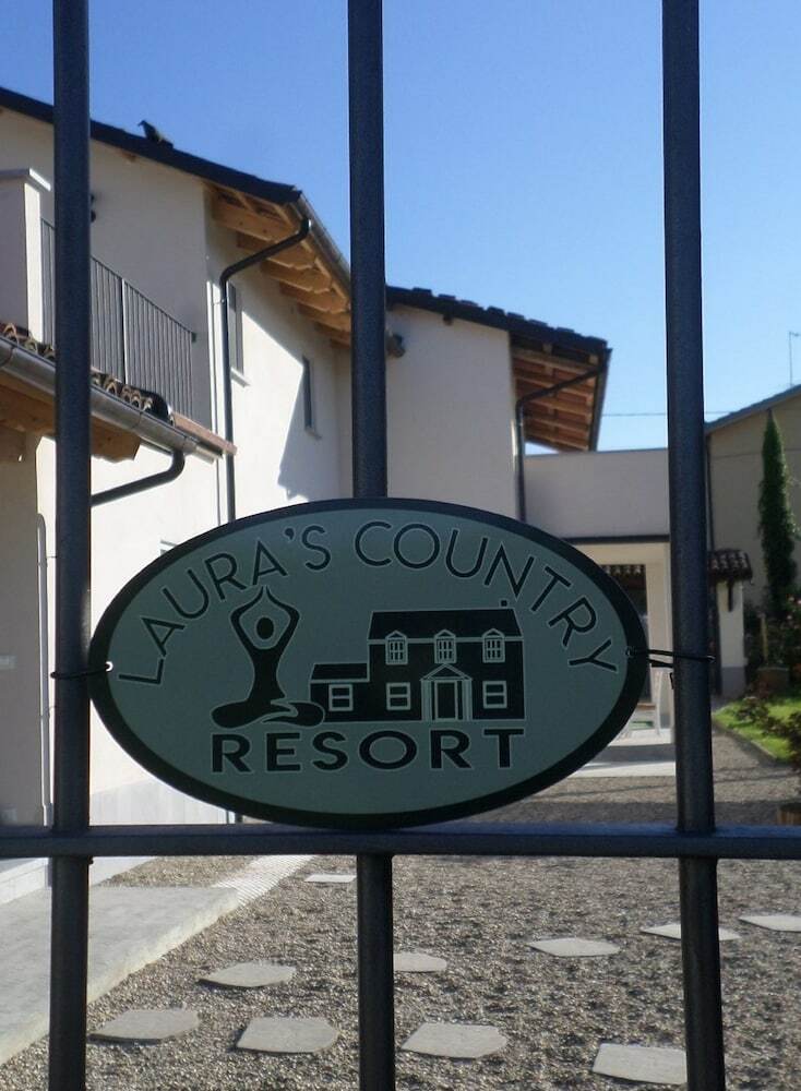 Apartamentos Laura's Country Resort