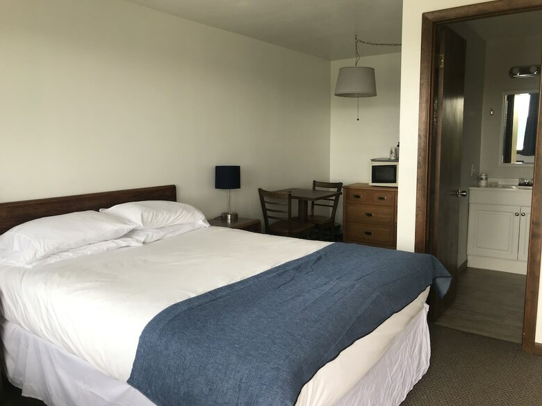 Eagle View Motel & Retreat