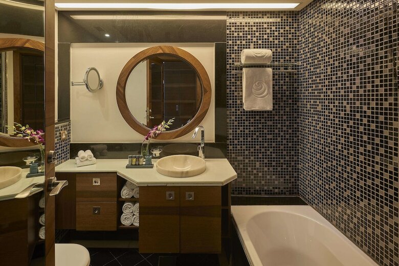 Safir Fintas Kuwait Hotel