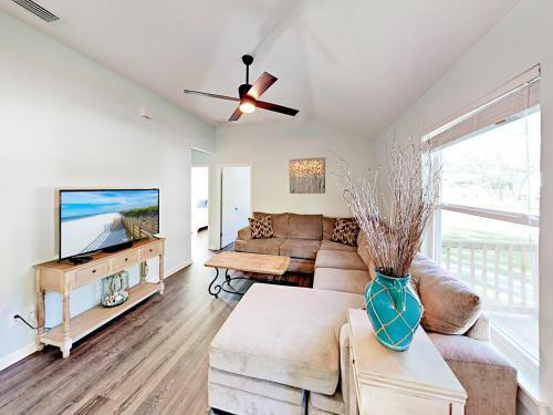 516 Boating Club Home