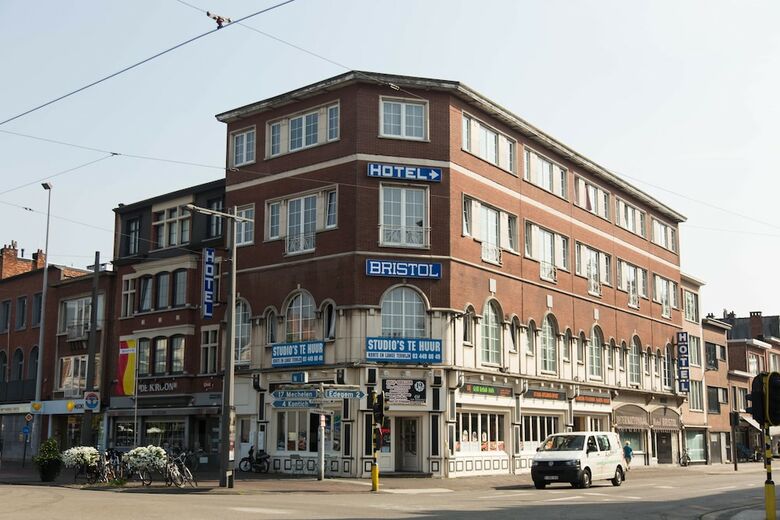 Hotel Bristol International