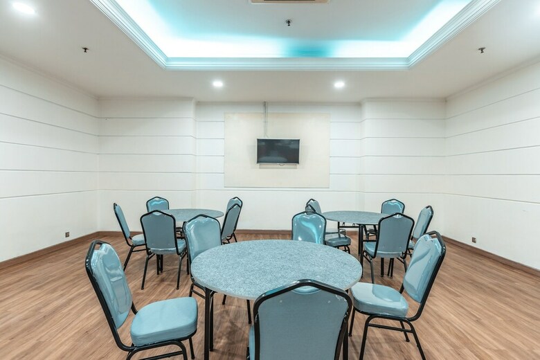 Oyo Townhouse 2 Hotel Gunung Sahari