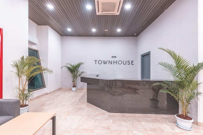 Oyo Townhouse 2 Hotel Gunung Sahari