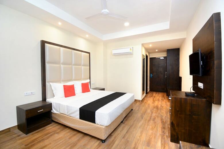 Hotel Capital O 37234 Reejas Inns' N' Suites