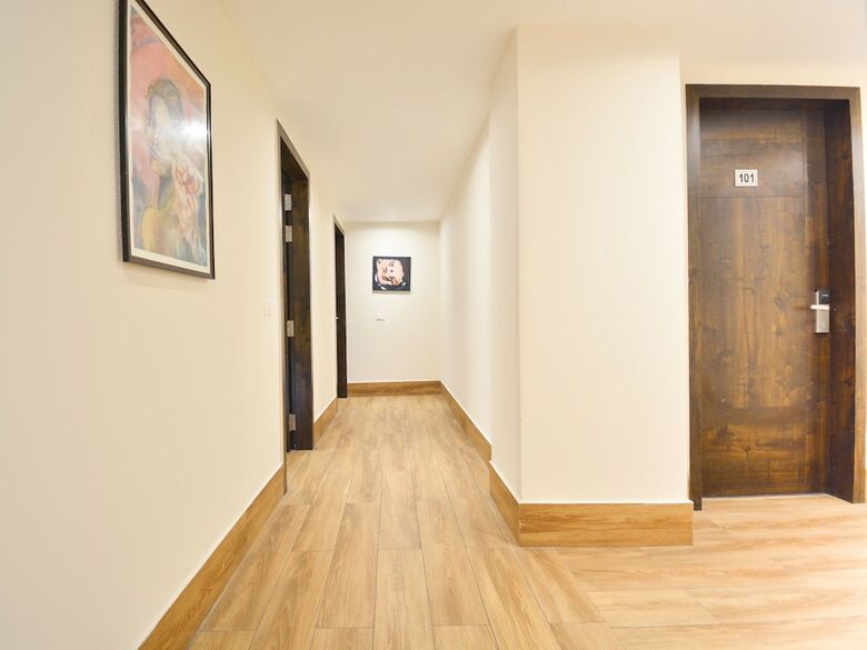 Hotel Capital O 37234 Reejas Inns' N' Suites