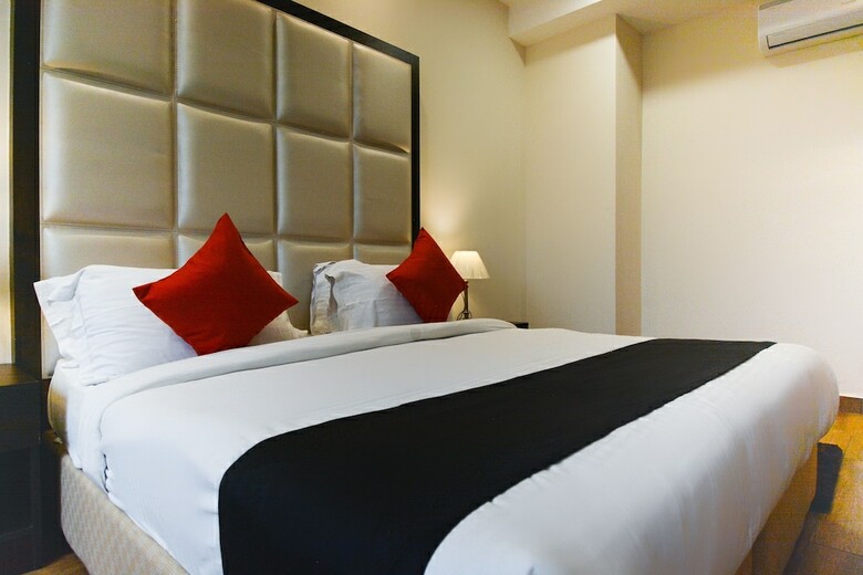 Hotel Capital O 37234 Reejas Inns' N' Suites