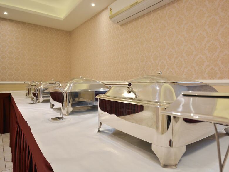 Hotel Capital O 37234 Reejas Inns' N' Suites