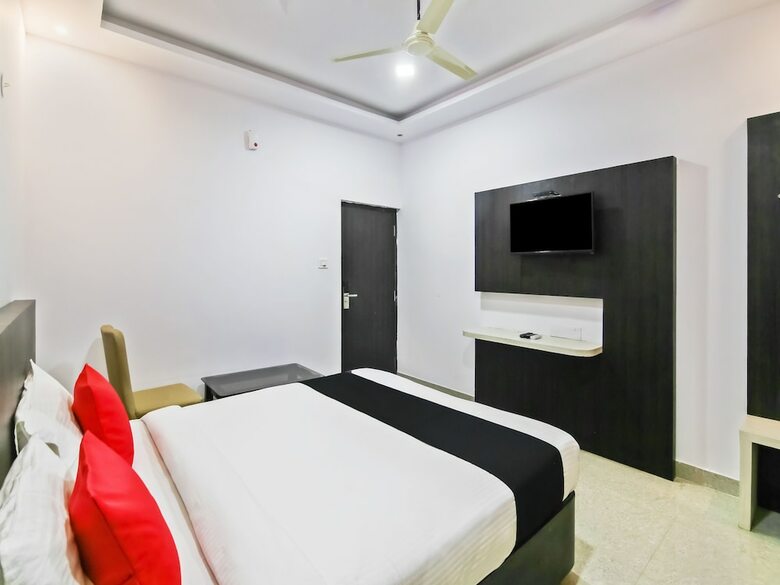 Capital O 35621 Hotel Durga International