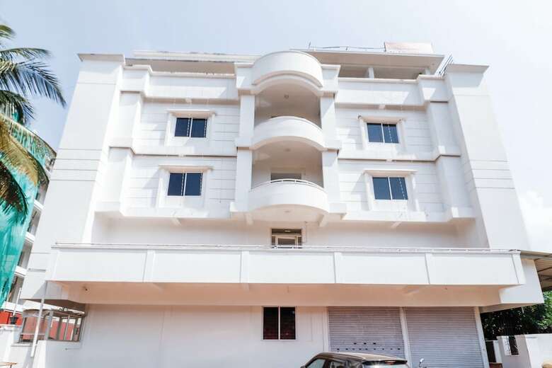 Hotel Oyo 28076 Samrudhi Residency