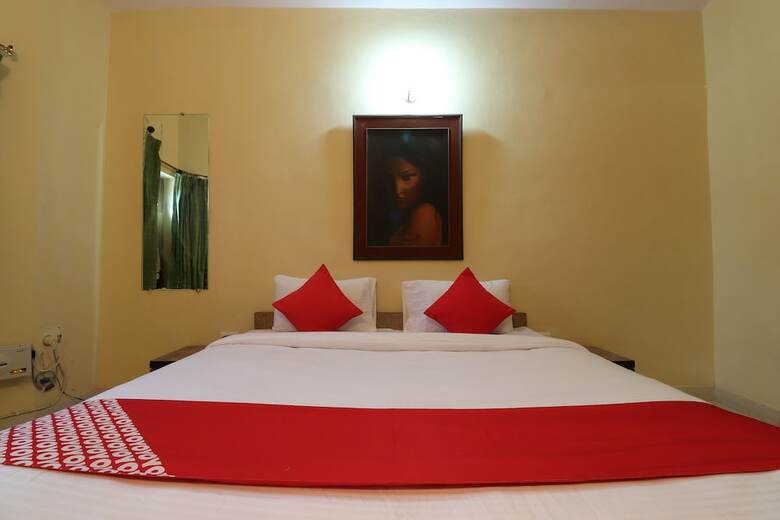 Hotel Oyo 30450 Aamrapaali Water Park