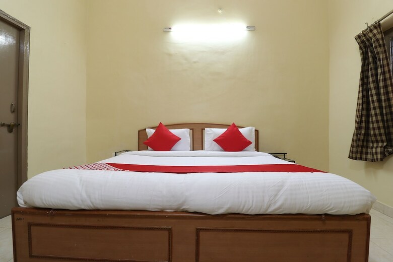 Hotel Oyo 30450 Aamrapaali Water Park