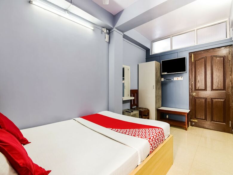 Spot On 37504 Mayura Hotel And Lodge