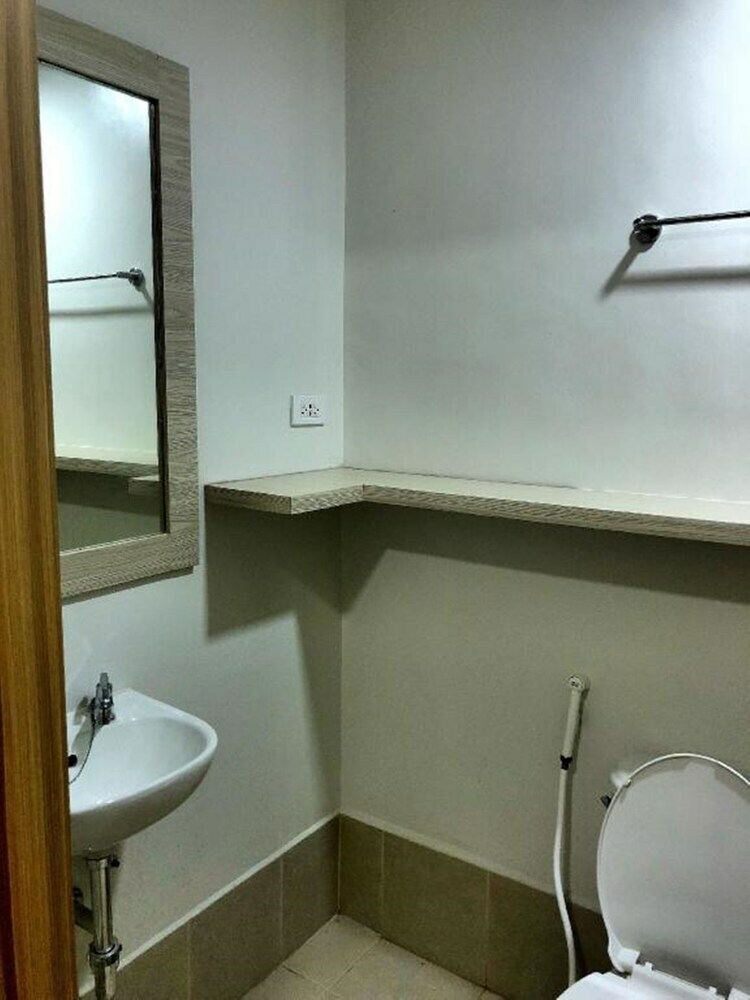 Happy Stay At Trees Residences