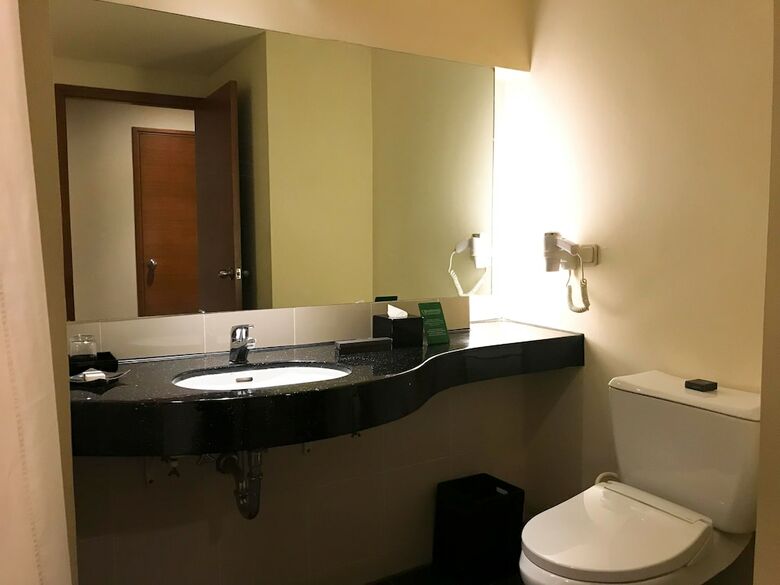 Hotel Sparks Luxe Jakarta