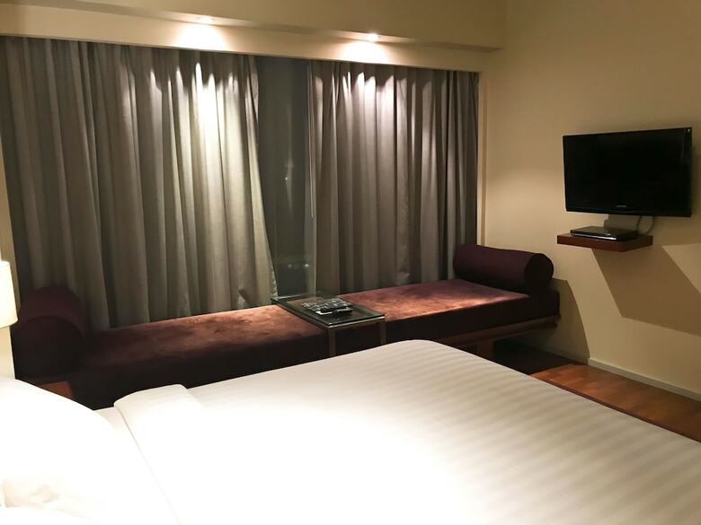 Hotel Sparks Luxe Jakarta
