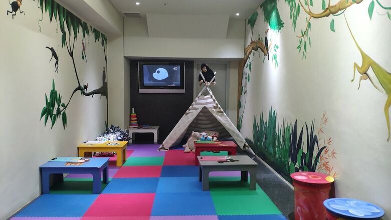 Hotel Sparks Luxe Jakarta