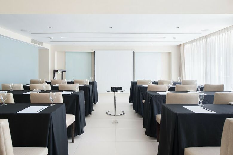 Hotel The Picasso Boutique Serviced Residences