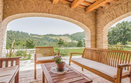 Two-bedroom Apartment In Urbino -pu-