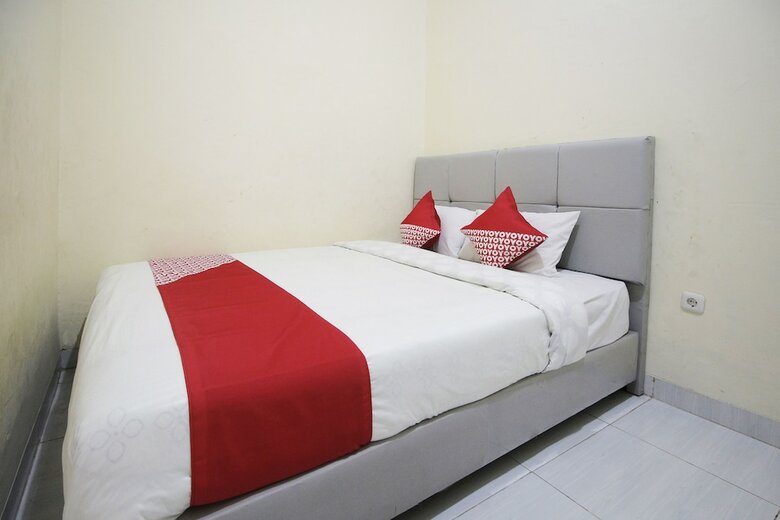Hostal Oyo 654 Fabio Guest House Syariah