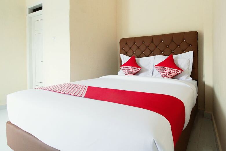 Hostal Oyo 654 Fabio Guest House Syariah