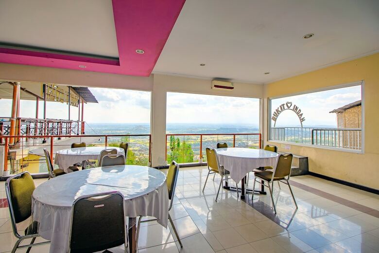 Oyo 1159 Bukit Indah Hotel & Restaurant