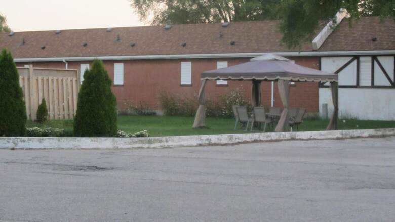 Fauld's Motel