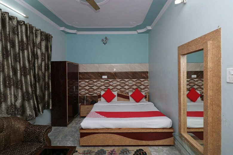 Oyo 29309 Hotel Taj Palace