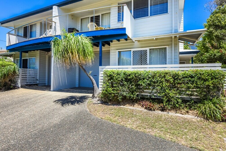 Sunbright 2/5 Petrel Street