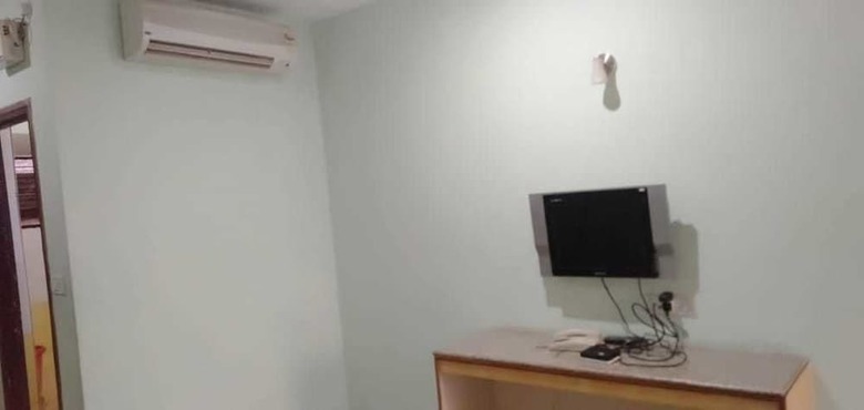 Hotel Iroomz Annapoorna Residency