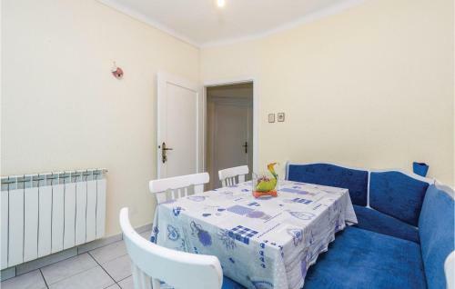 Two-bedroom Apartment In Supetarska Draga