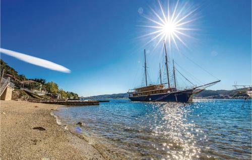 Two-bedroom Apartment In Supetarska Draga