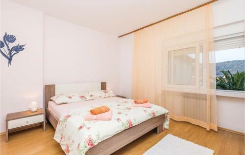 Two-bedroom Apartment In Supetarska Draga