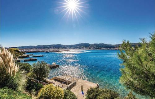 One-bedroom Apartment In Supetarska Draga
