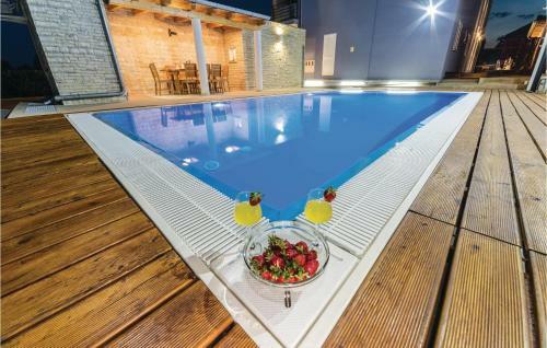 Two-bedroom Apartment In Verunic