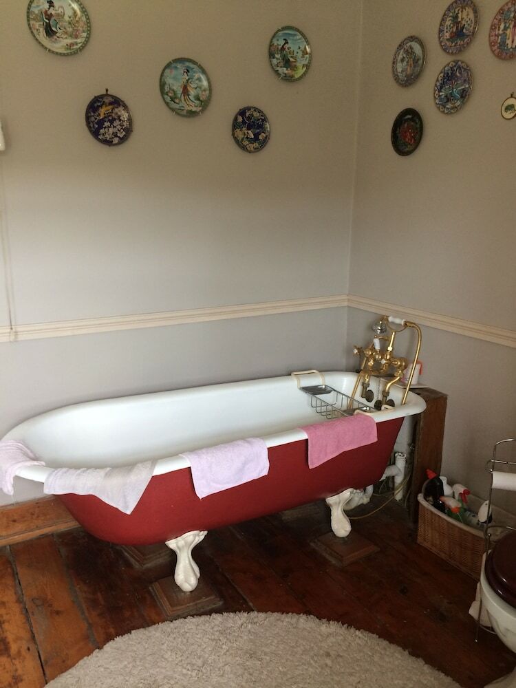 Bed & Breakfast Belhuish Farmhouse