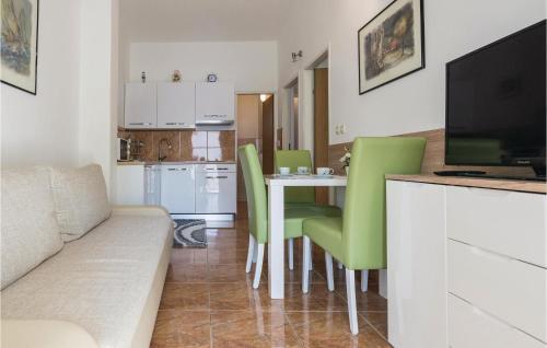 Two-bedroom Apartment In Vir