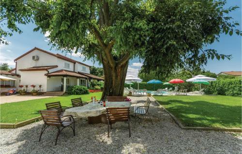 One-bedroom Apartment In Porec