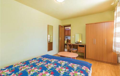 Two-bedroom Apartment In Porec