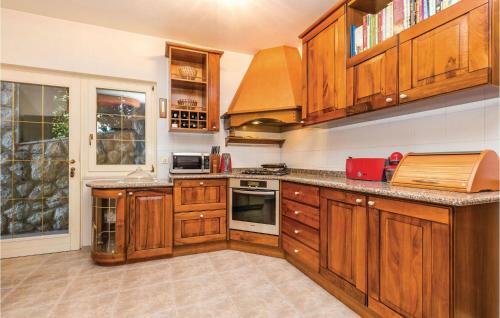 Four-bedroom Holiday Home In Rijeka