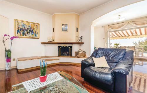 Four-bedroom Holiday Home In Rijeka