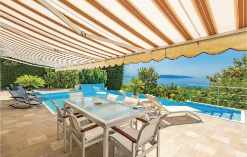 Four-bedroom Holiday Home In Rijeka