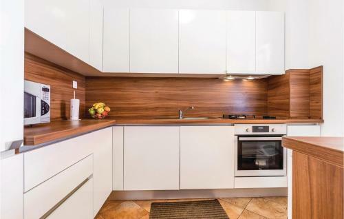 Two-bedroom Apartment In Selce