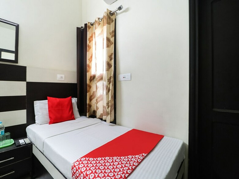 Hotel Oyo 45903 Royal Guest House