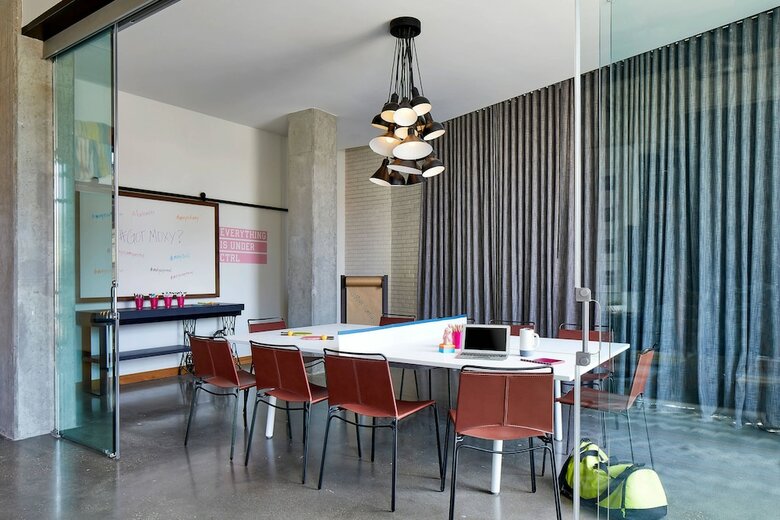 Hotel Moxy Columbus Short North